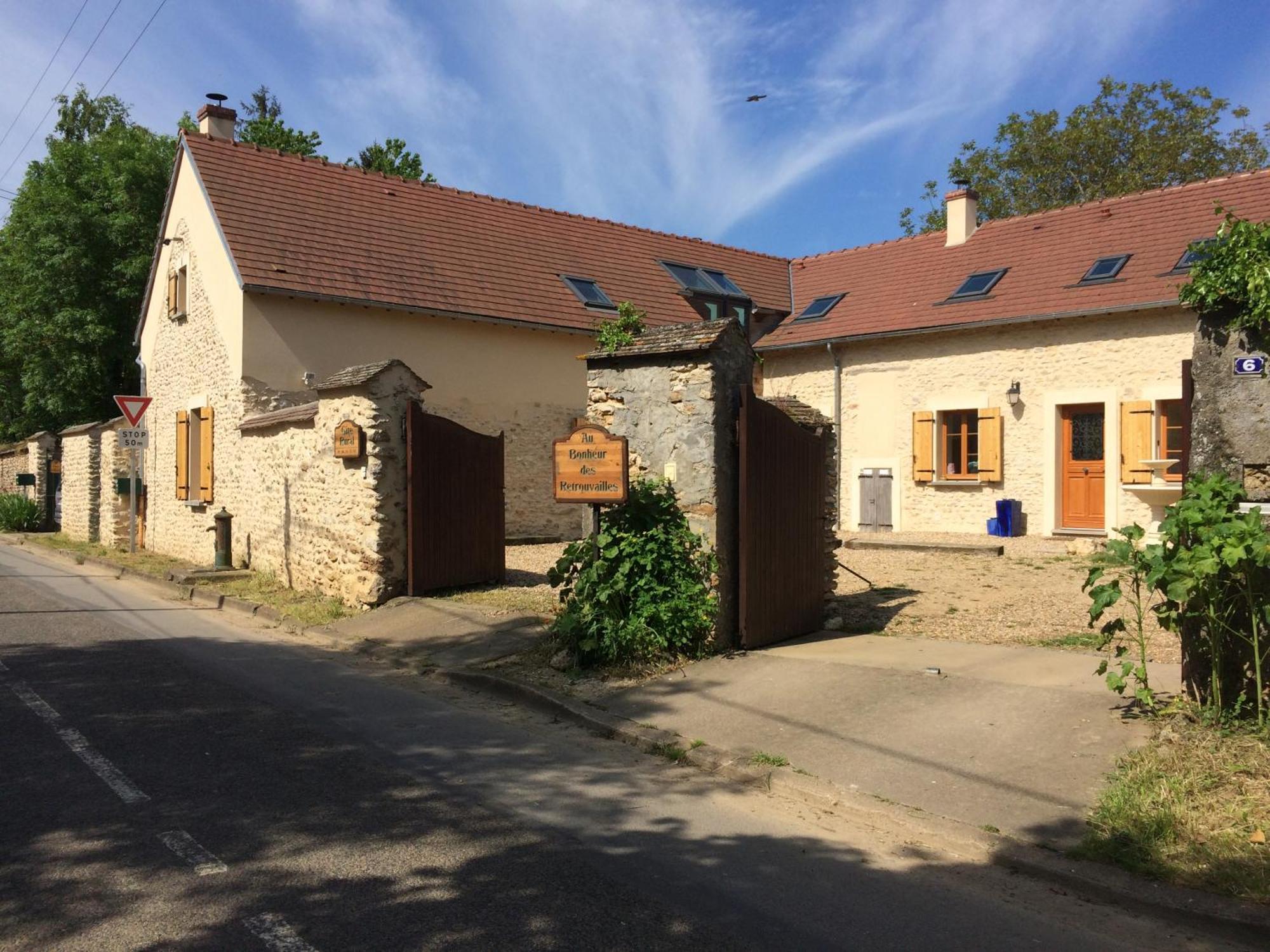 Au Bonheur Des Retrouvailles Denonville Exterior foto